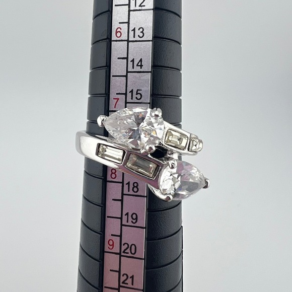 Vintage 18K HGE Cocktail Ring Size 7/7.5 Pear & Baguette Cut Stones Bypass Style - Picture 5 of 9